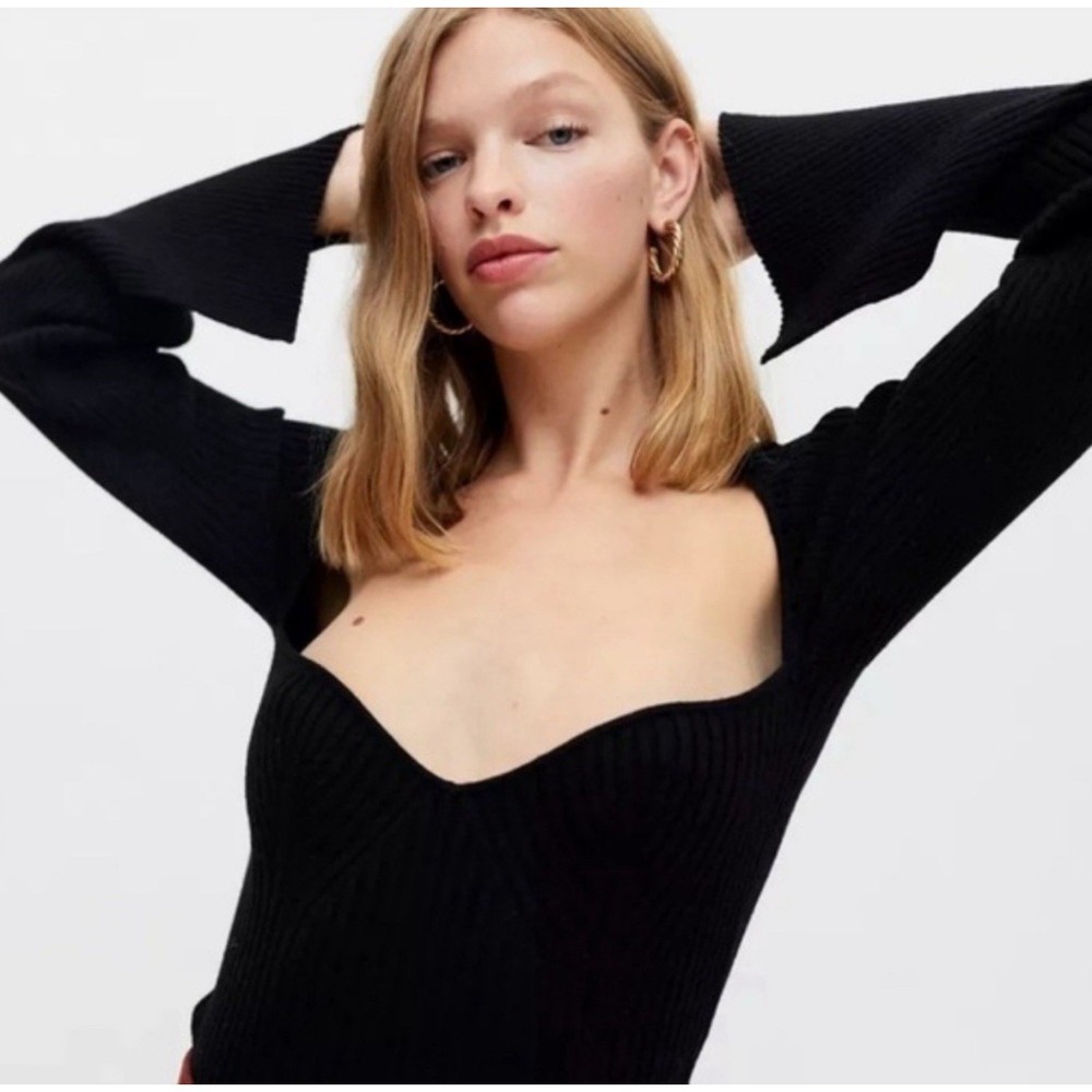 Urban Outfitters Black Sweetheart Notched Ribbed Flare Sleeve Crop Top Large